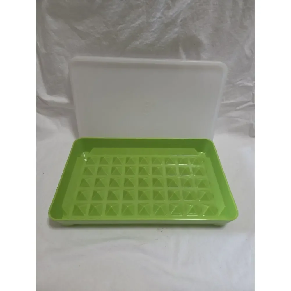 Tupperware Deli Meat Bacon Hot Dog Keeper 10.25